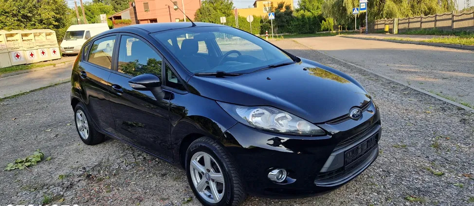 ford śląskie Ford Fiesta cena 19900 przebieg: 211000, rok produkcji 2012 z Świecie